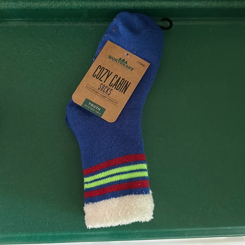 NORTHEAST OUTFITTERS COZY CABIN CREW SOCKS: BLUE: NWT: YOUTH SZ 10-4